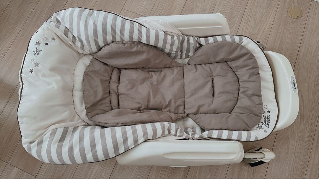 【美品！】Combi コンビ ネムリラ オートスウィング バースデイ限定モデル