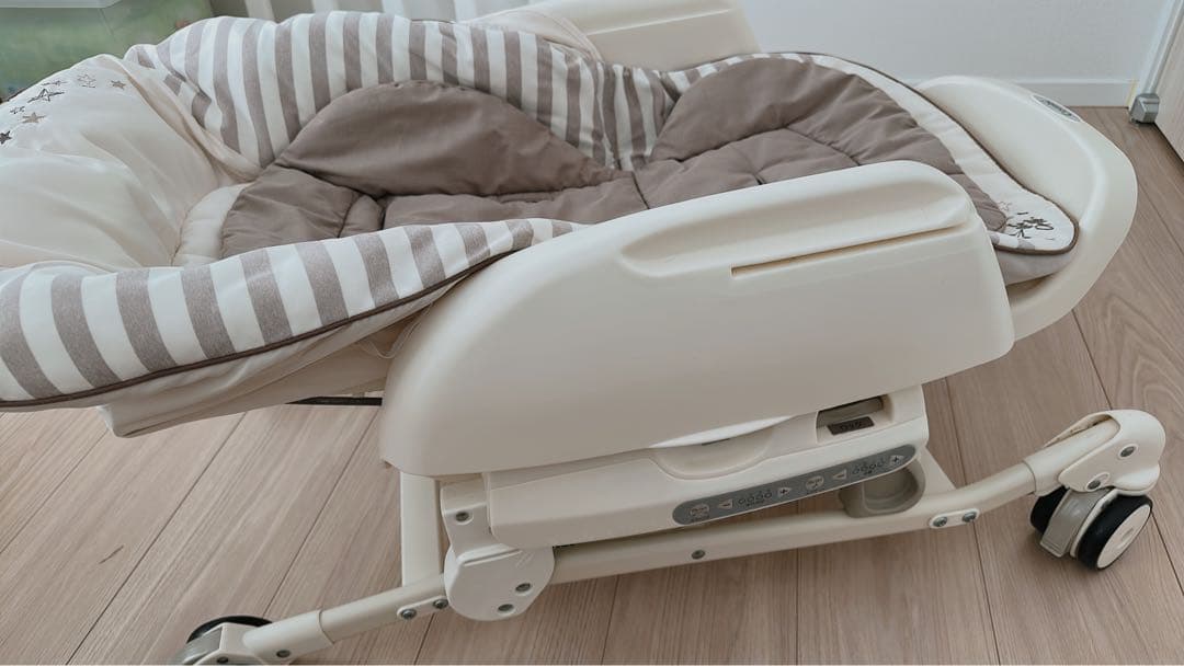 【美品！】Combi コンビ ネムリラ オートスウィング バースデイ限定モデル