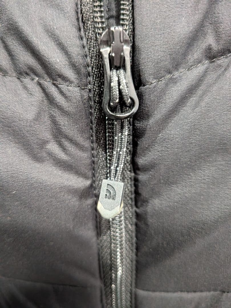 【美品】ノースフェイス NY82211 ブラック サンダーフーディメンズ　XL