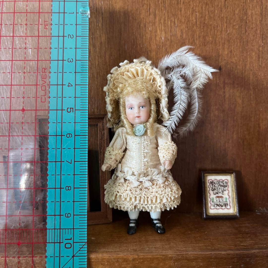 ミニチュアドール　ビスクドール