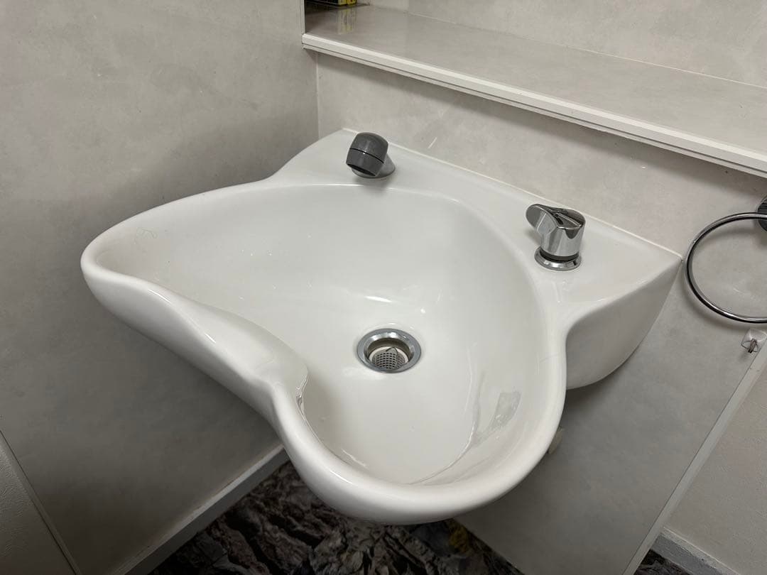 美容室　シャンプー台