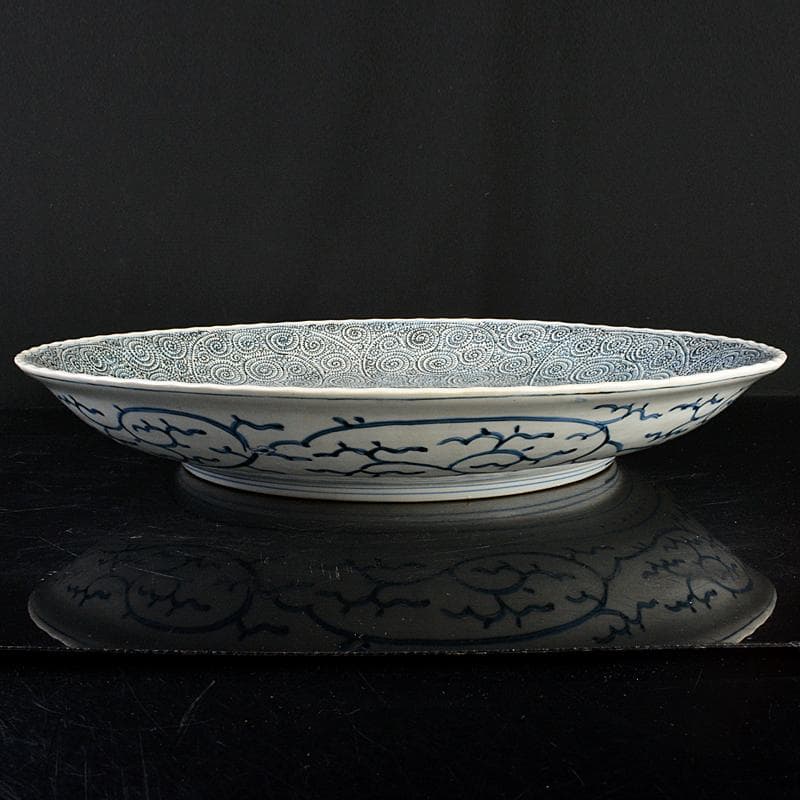 伊万里焼　古伊万里　大明成化年製銘　染付　蛸唐草松竹梅文　大皿　V　R5969B