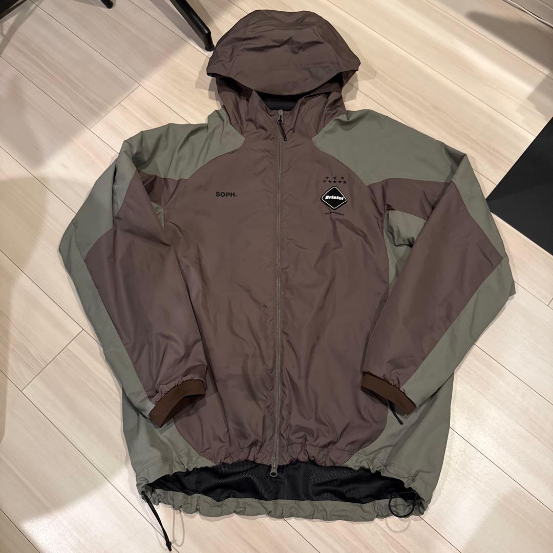 F.C.Real.Bristolナイロン上 カーキ✖️ベージュ サイズL