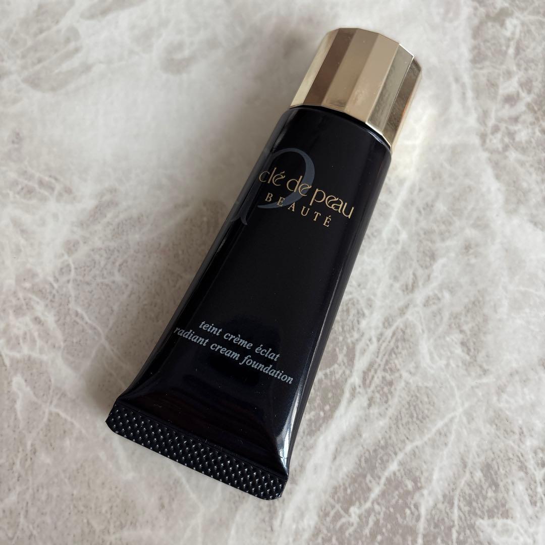 新品未使用　クレ・ド・ポーボーテ　タンクレームエクラ　オークル10