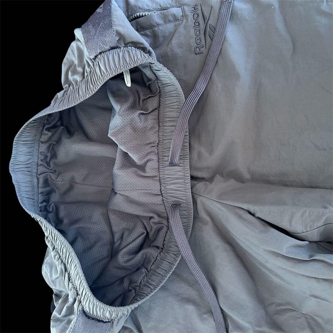 リーボックナイロン　セットアップ　グレーＬサイズ