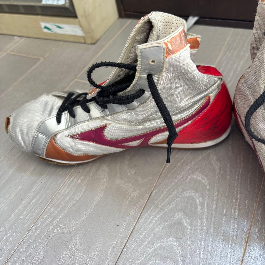Mizuno ボクシングシューズ シルバー/レッド