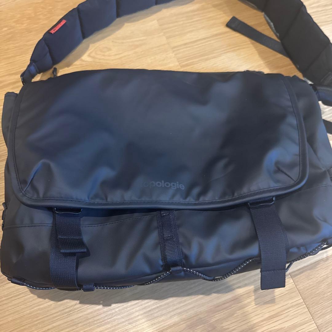 パ*カ様 topologie メッセンジャーサコッシュラージ （本体のみ）