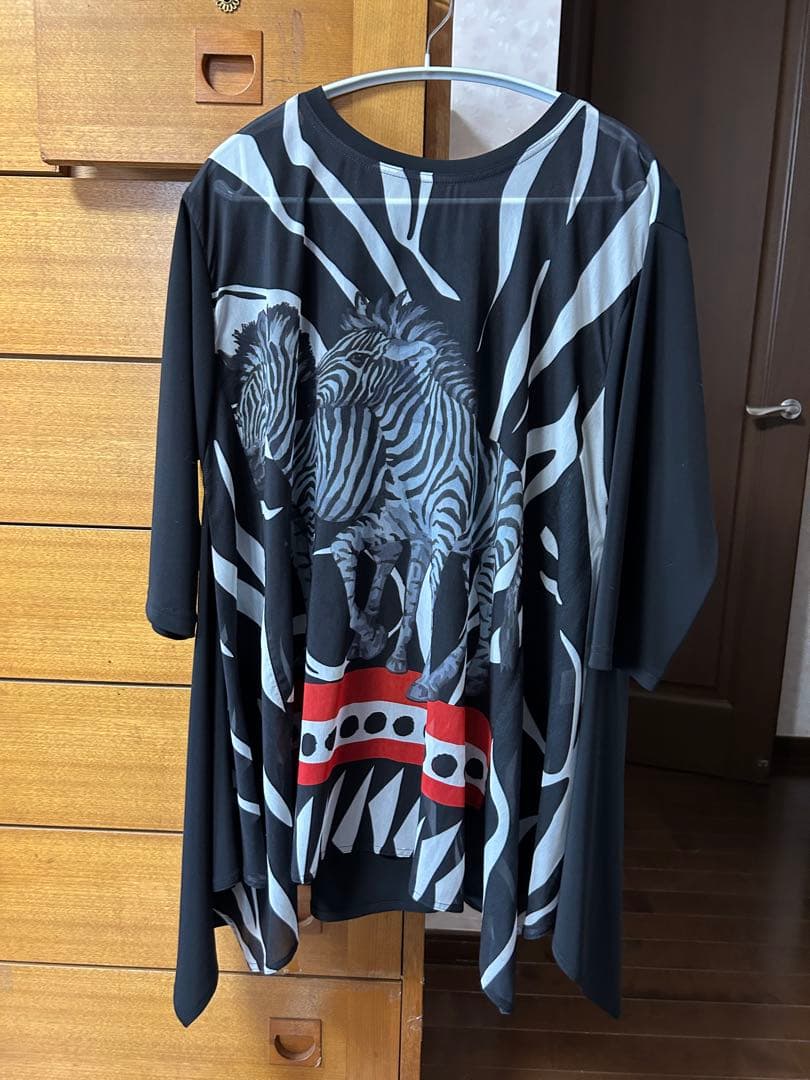 トクコ　ゼブラ柄オーバーサイズカットソー