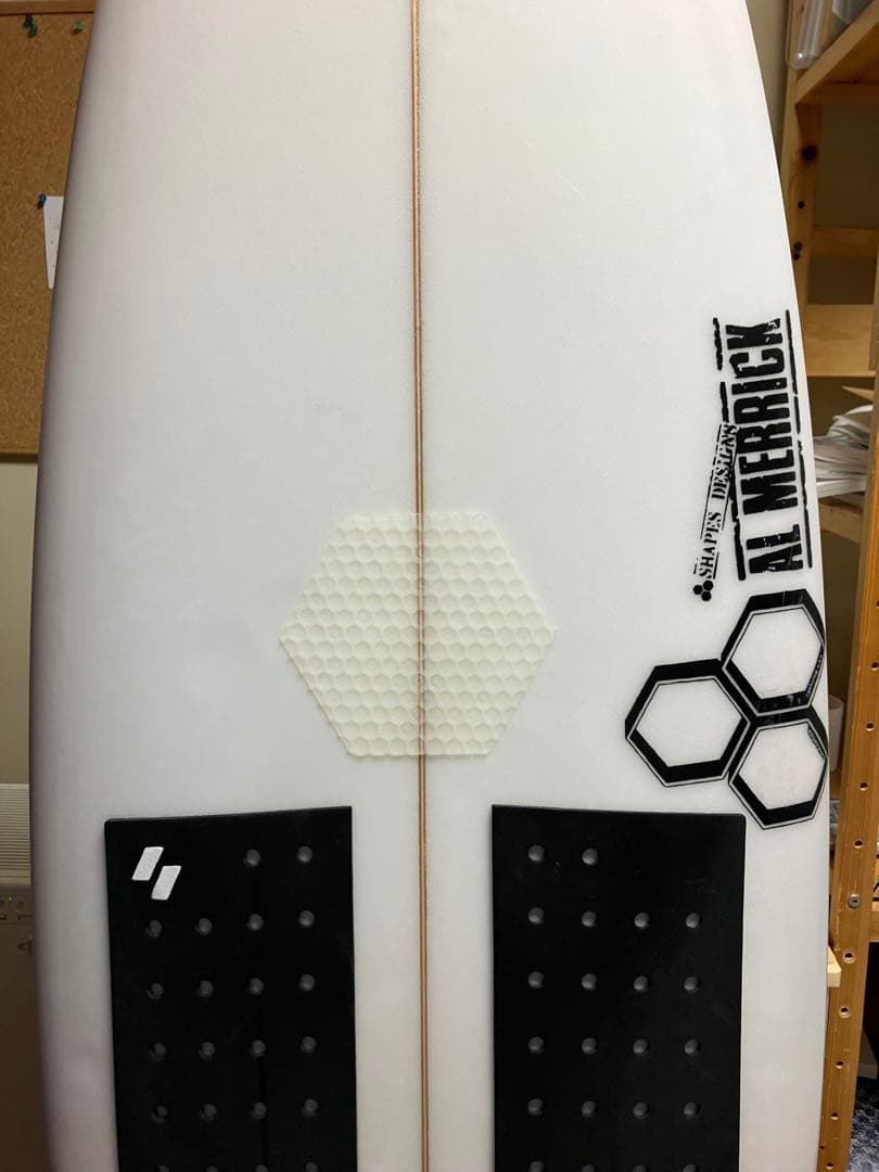 アルメリック　ネックベアード3　5' 11　Future PU　サーフボード