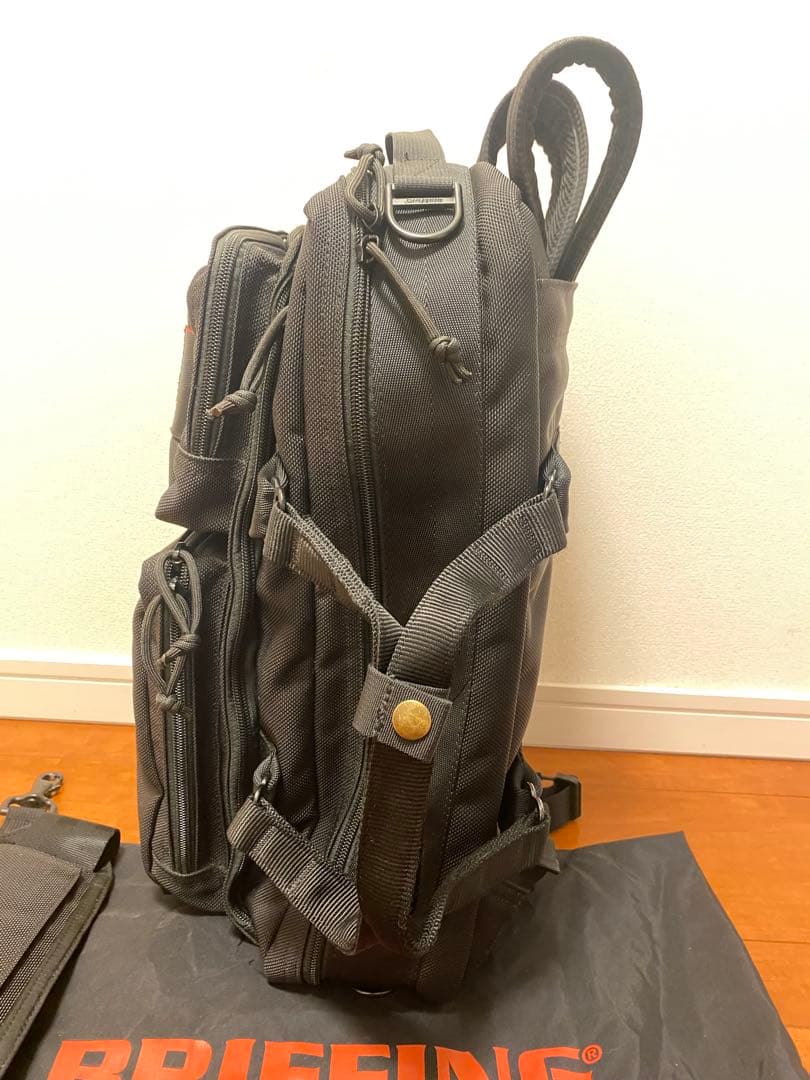 BRIEFING ネオトリニティライナー