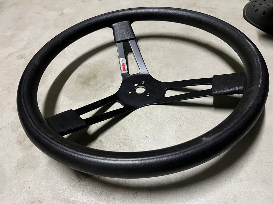 GRANT Racingハンドル