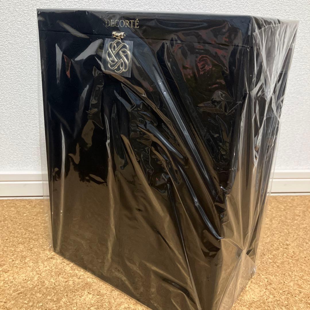 コスメデコルテ◆エターナルエレガンスボックス　4点とボックスのセット◆未使用品