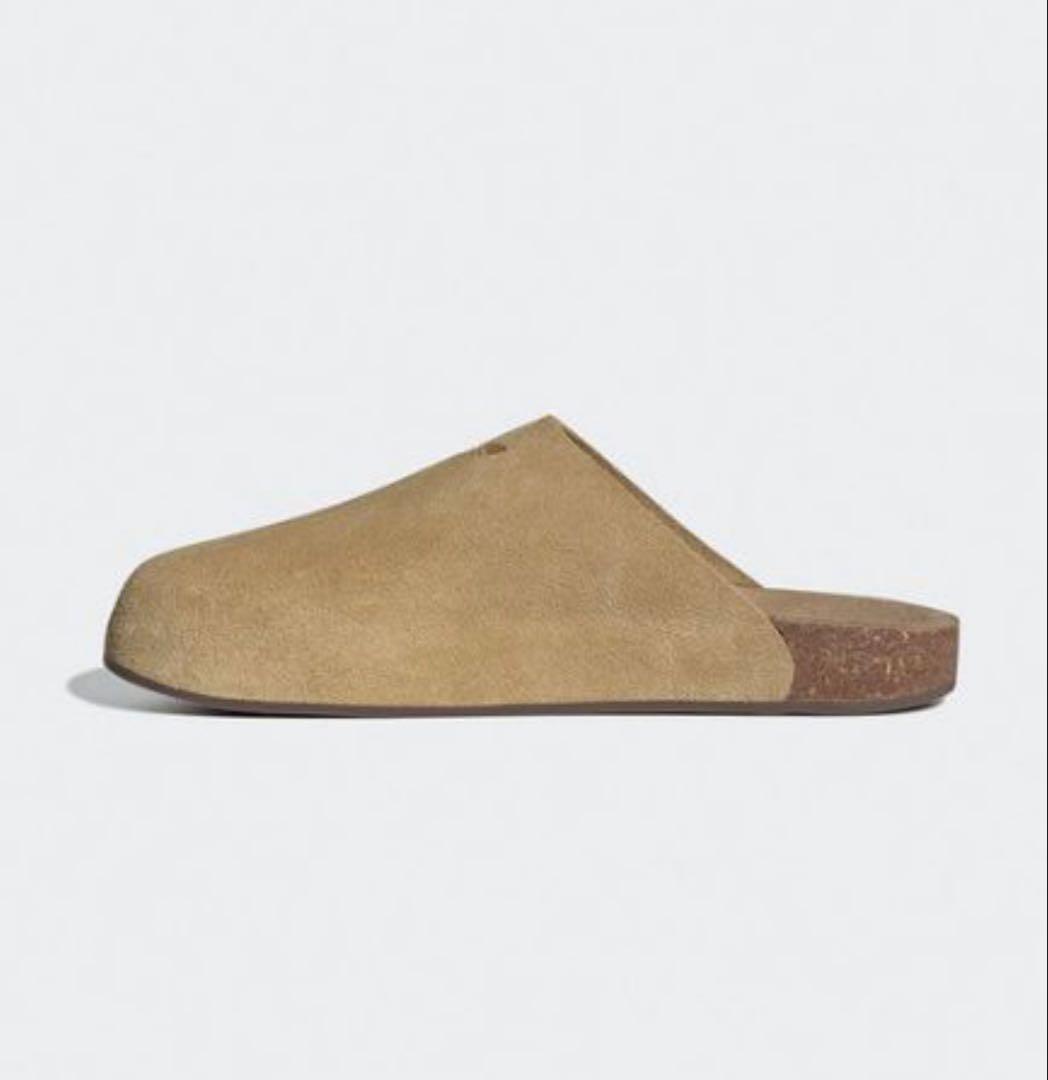 adidas ベージュ スエード サンダル