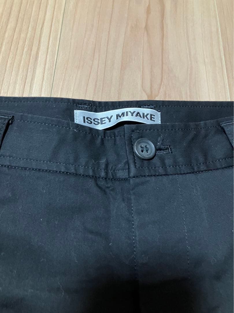 【イッセイミヤケ】七分丈パンツ 黒 サイズ2 ISSEY MIYAKE