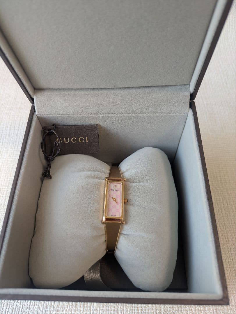 GUCCI ピンク文字盤 ゴールド