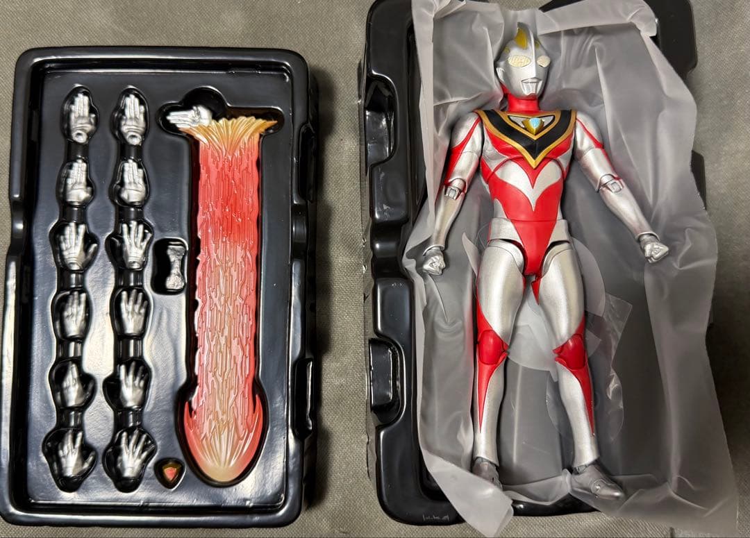 S.H.Figuarts真骨彫製法 ウルトラマンガイア V2