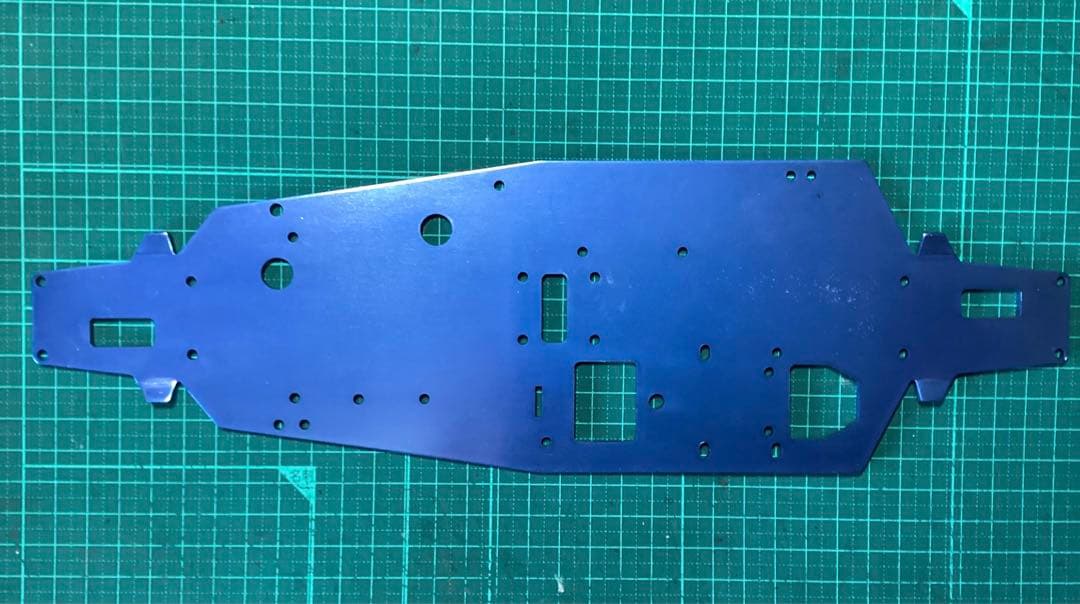 京商　アルミメインシャーシ 新品・未使用品