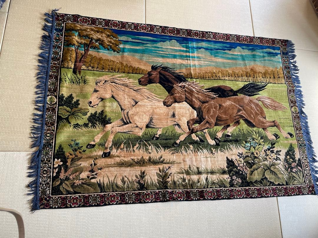 絨毯　ラグ　タペストリー　馬