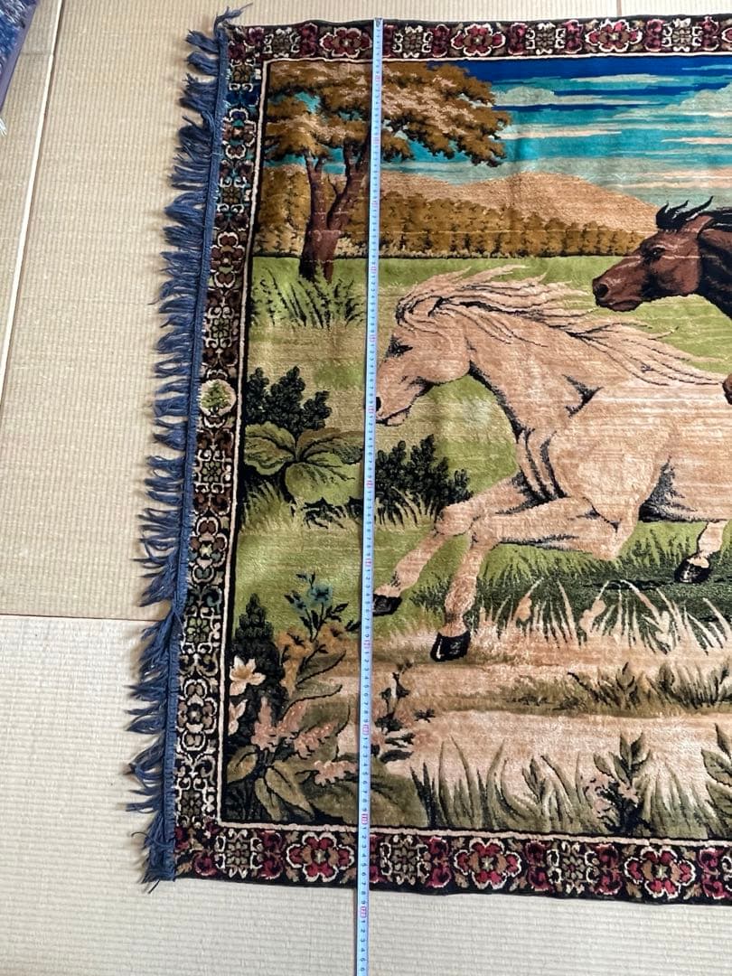 絨毯　ラグ　タペストリー　馬