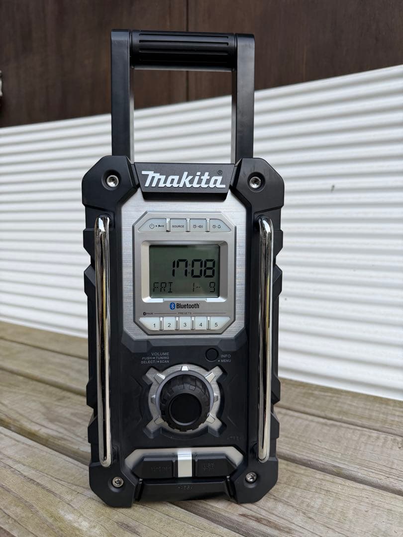 Makita Bluetoothラジオ　MR108