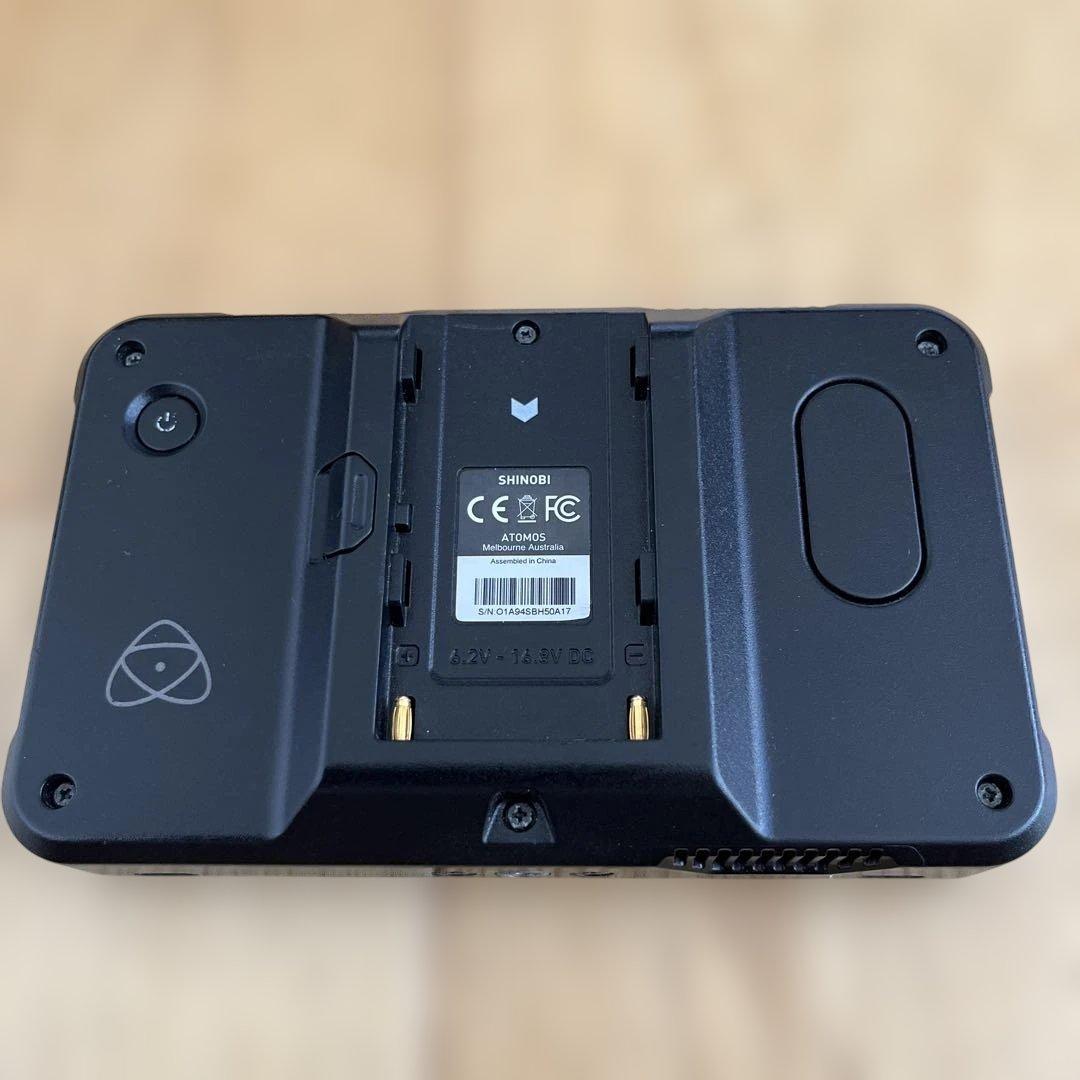 Atmos Shinobi 5.2インチ 4K外部モニター