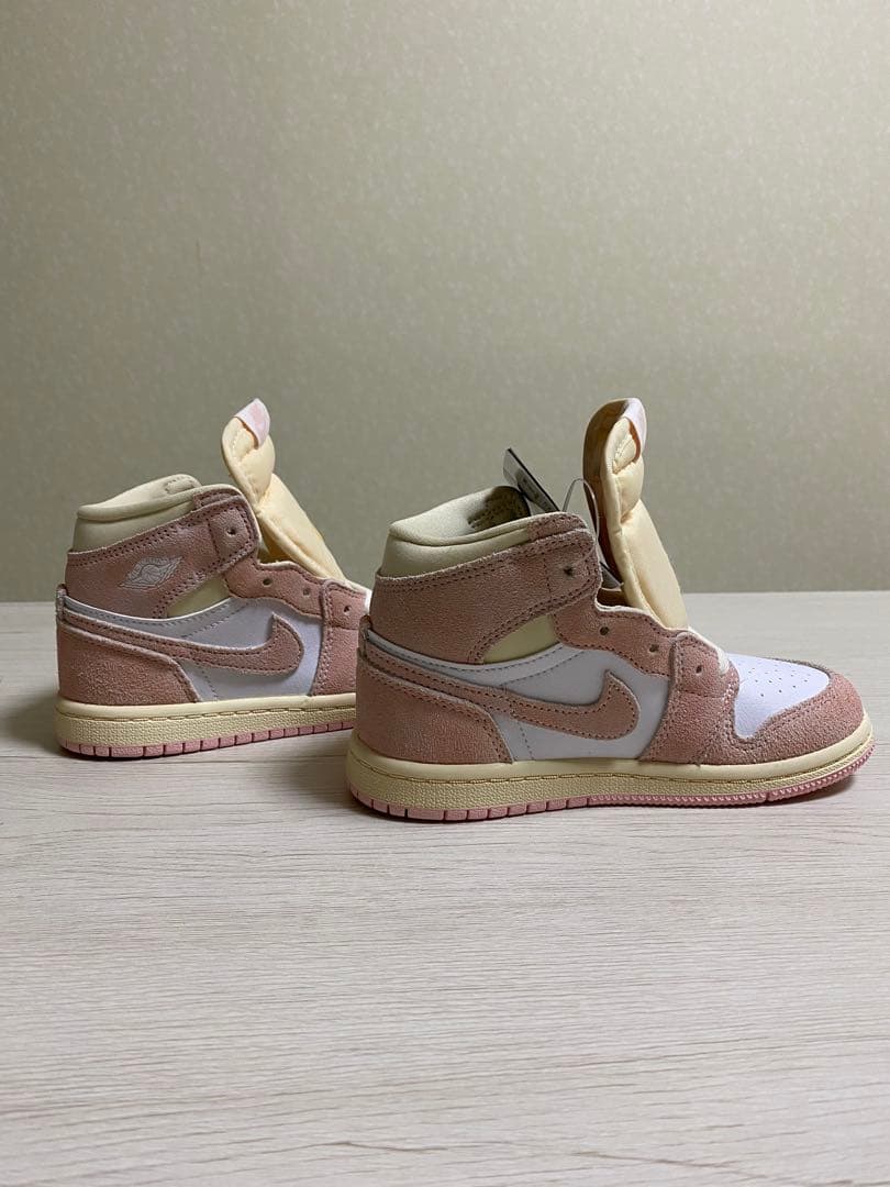 NIKE Jordan 1 Retro キッズシューズ ピンク【YーY】