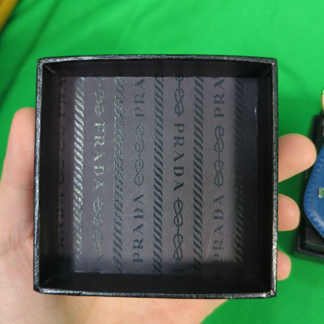 PRADA　ネイビー キーホルダー