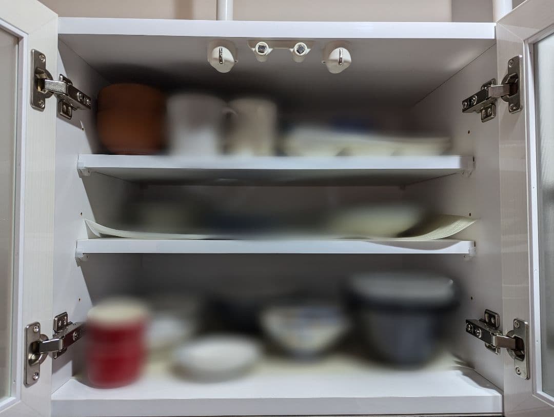 【値下げ中！！】キッチンボード 食器棚 (日本製、大川家具、送料込み)