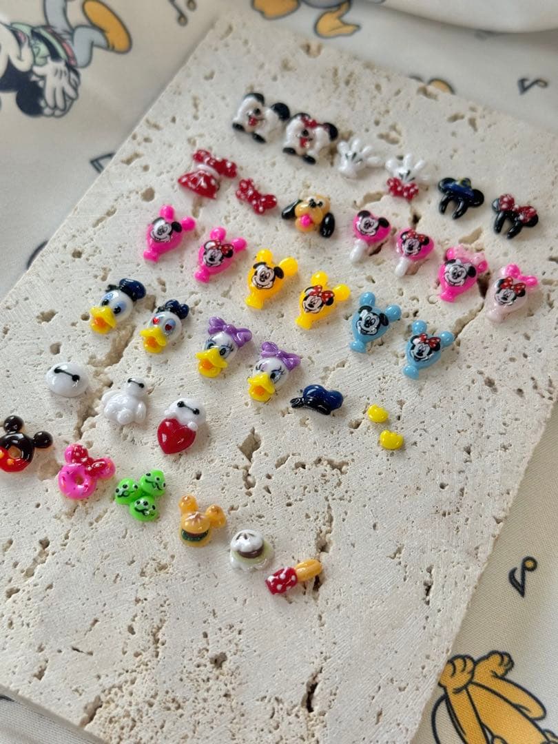 ネイルパーツディズニー