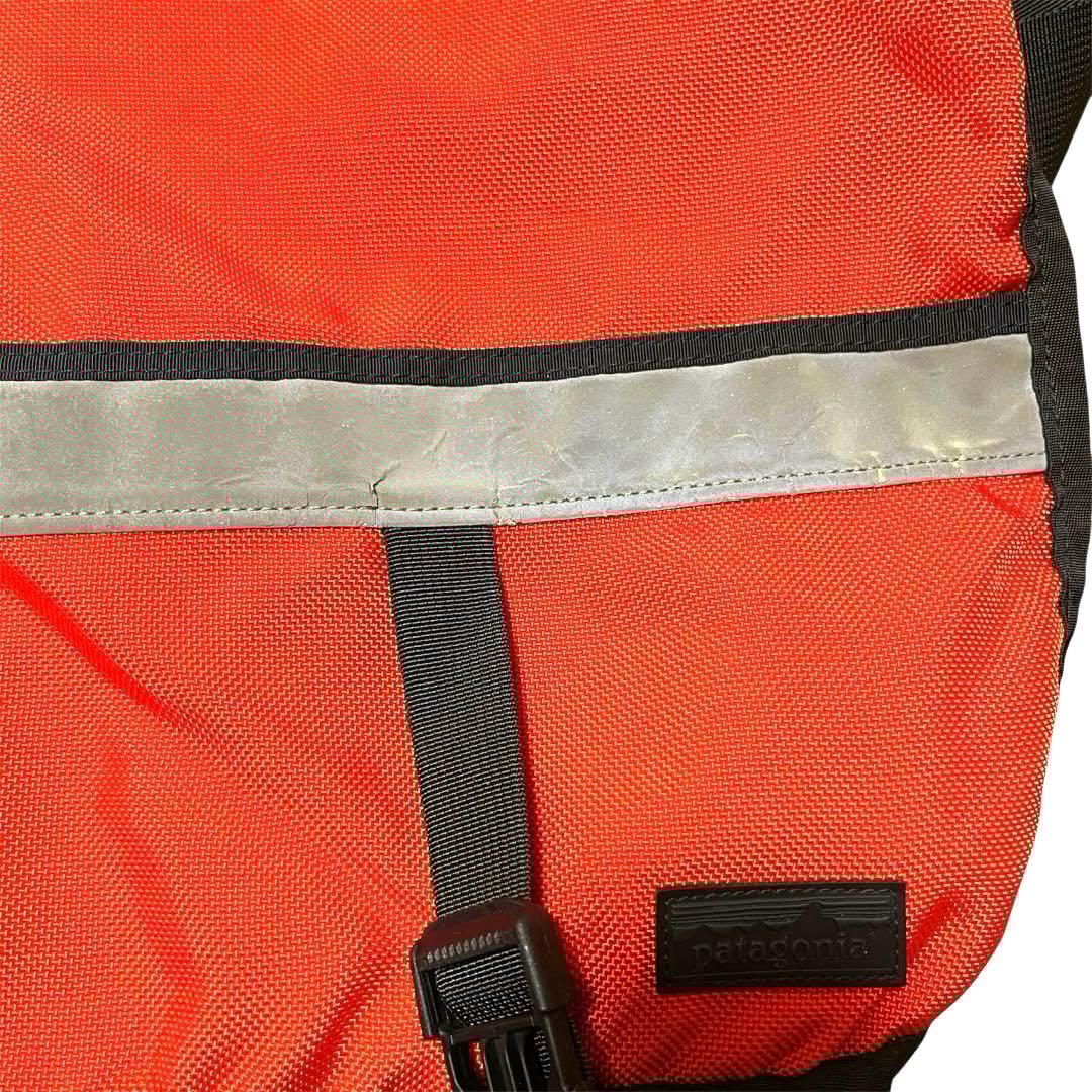 パタゴニア クリティカルマス USA製 A4可 斜めがけ可 メッセンジャーバッグ