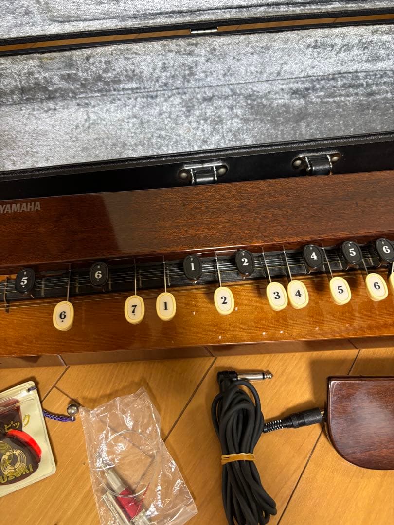 大正琴　YAMAHA TH-10E YAMAHAハードケース付き［鍵あり］