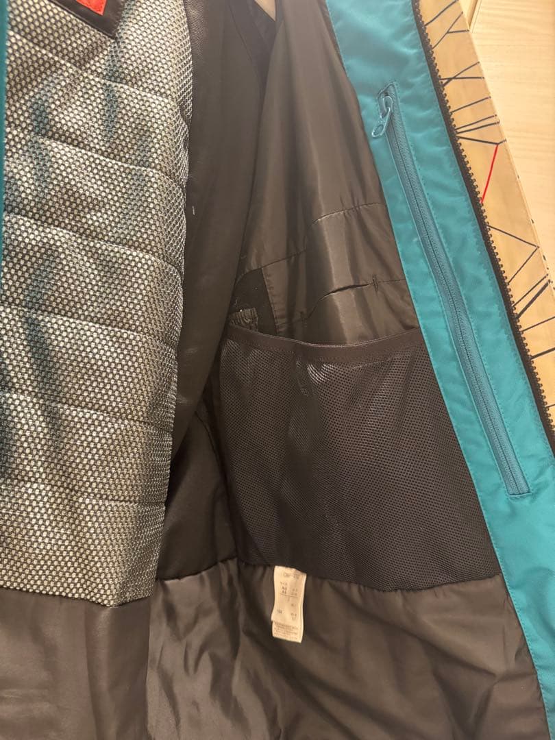 ロイ 【クリーニング・撥水加工済み】スキーウェア　デサント　女性用