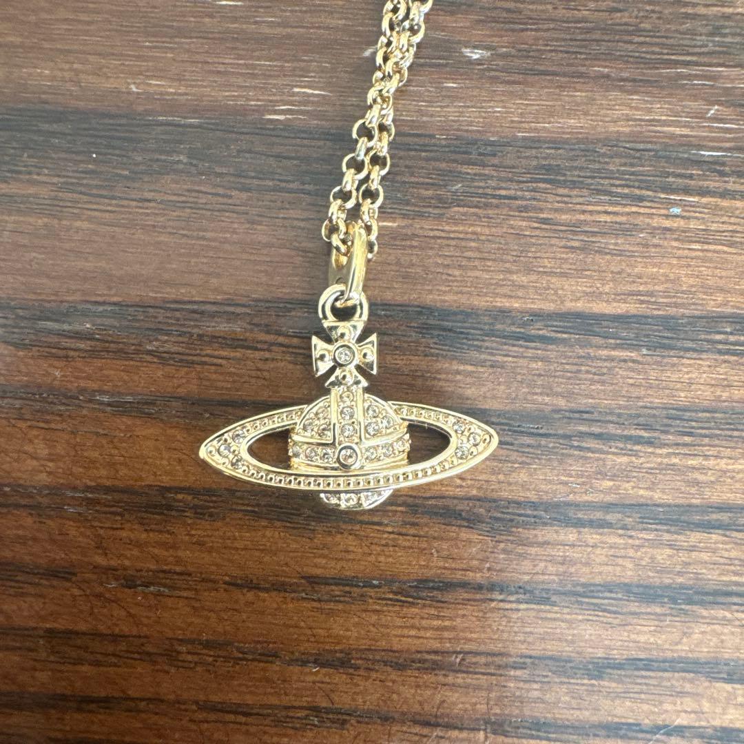 Vivienne Westwood 土星モチーフ ネックレス