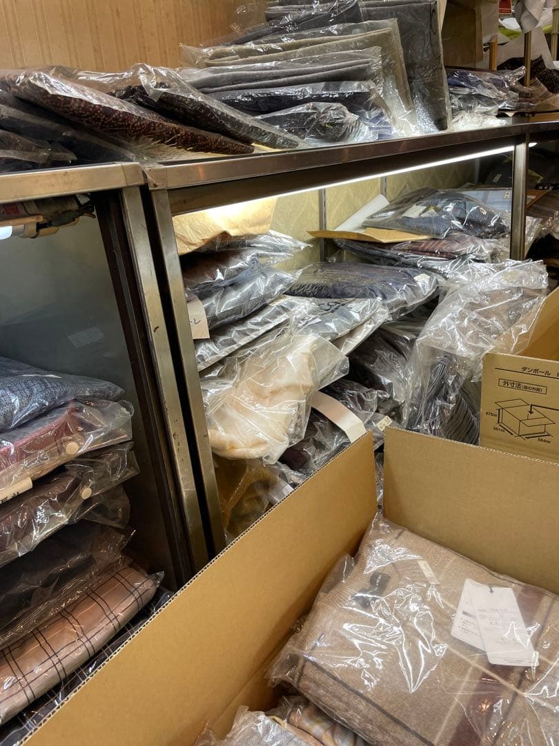 【在庫わずか】紳士服ランダム梱包100着まとめ売り！【送料無料】