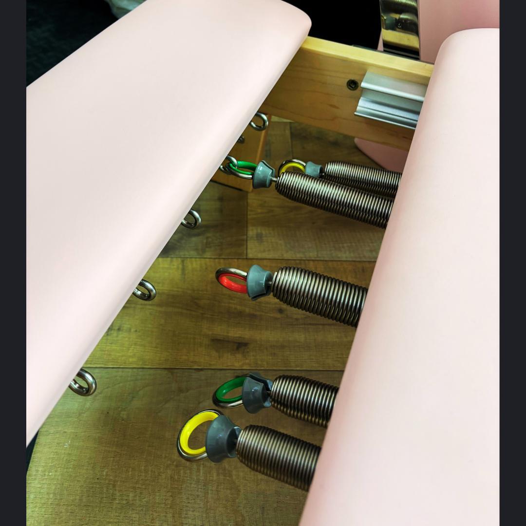 【新品・送料込み／ピンク】折りたたみ式リフォーマー(メープル材、SWPB）