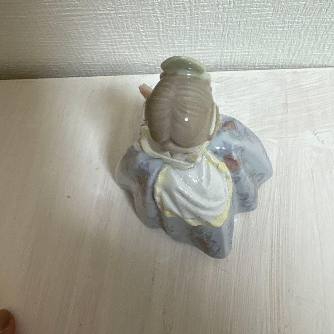リヤドロ LLADRO 「バレンシアの少女」　　　　　　新品！可愛い！