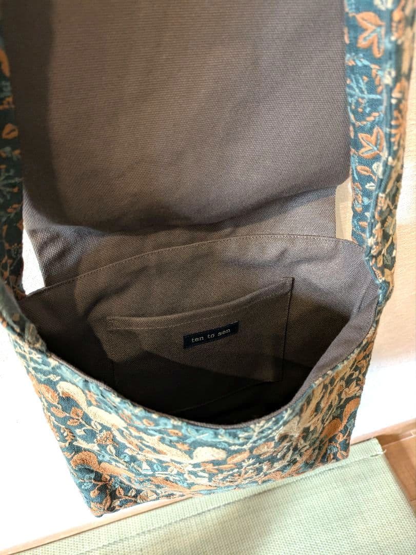 点と線模様製作所　リスノモリ刺繍ショルダーバッグ