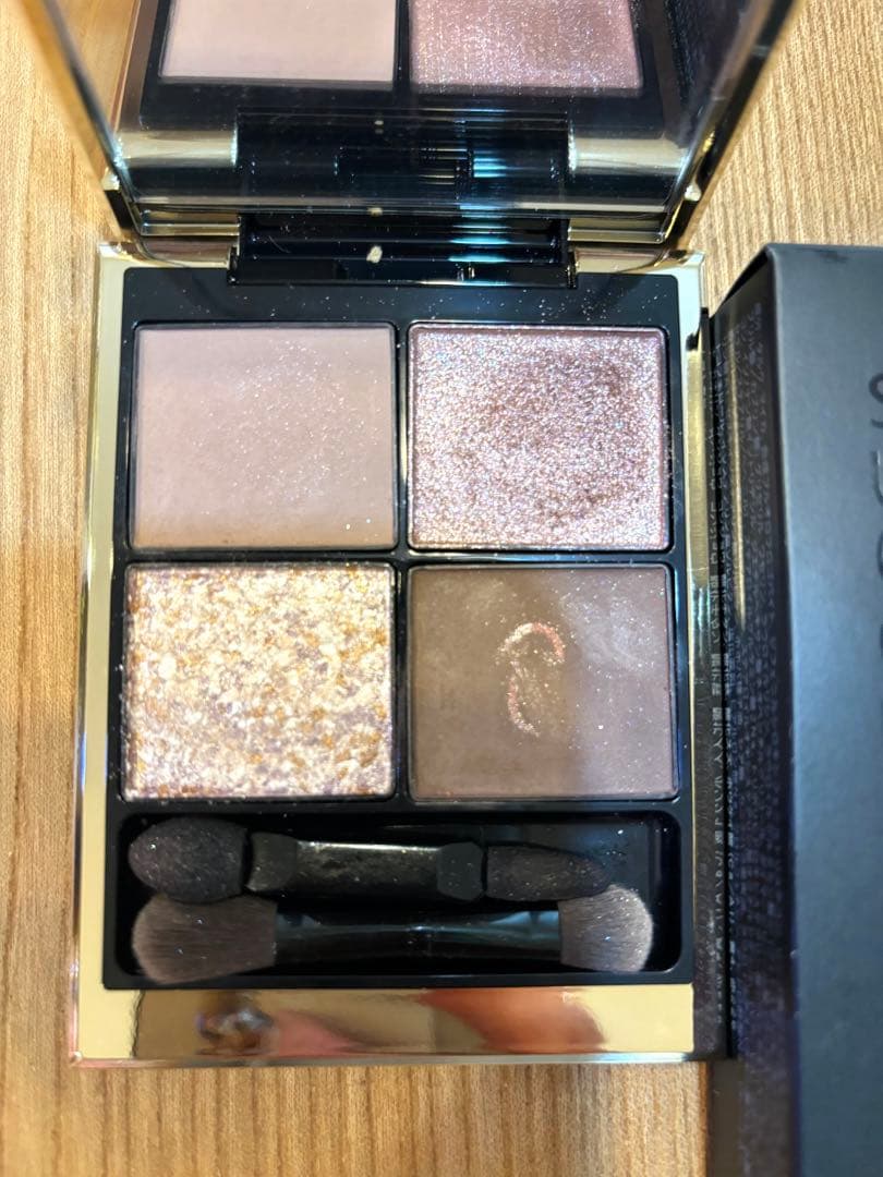 SUQQU シグニチャーカラーアイズ134桜鏡　SAKURAUTSUSHI