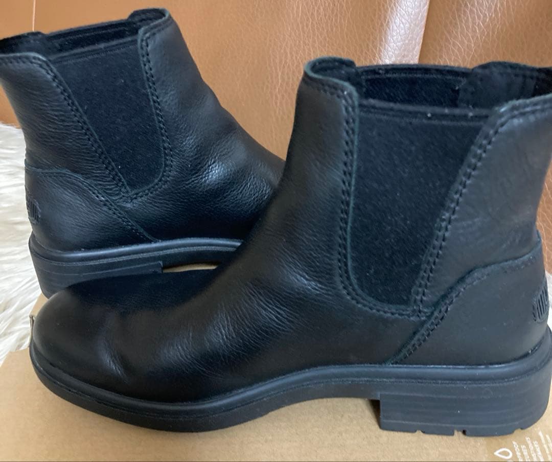 UGG サイドゴアブーツ　23