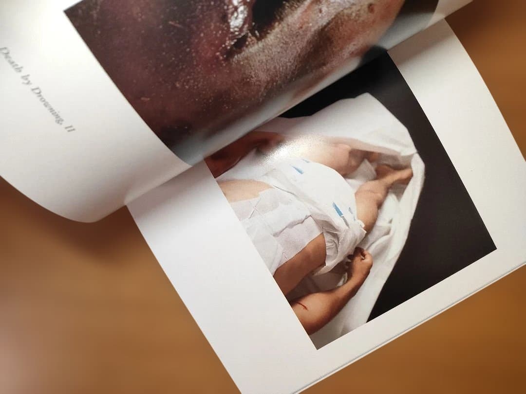 アンドレス・セラーノ　Andres Serrano　 The Morgue