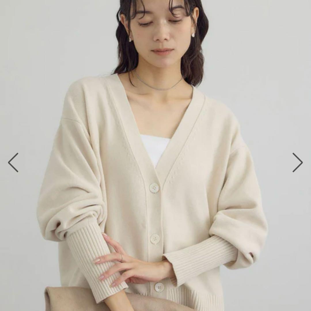 サロンアダムエロペ　Vネックカーディガン　クリーミーコットン