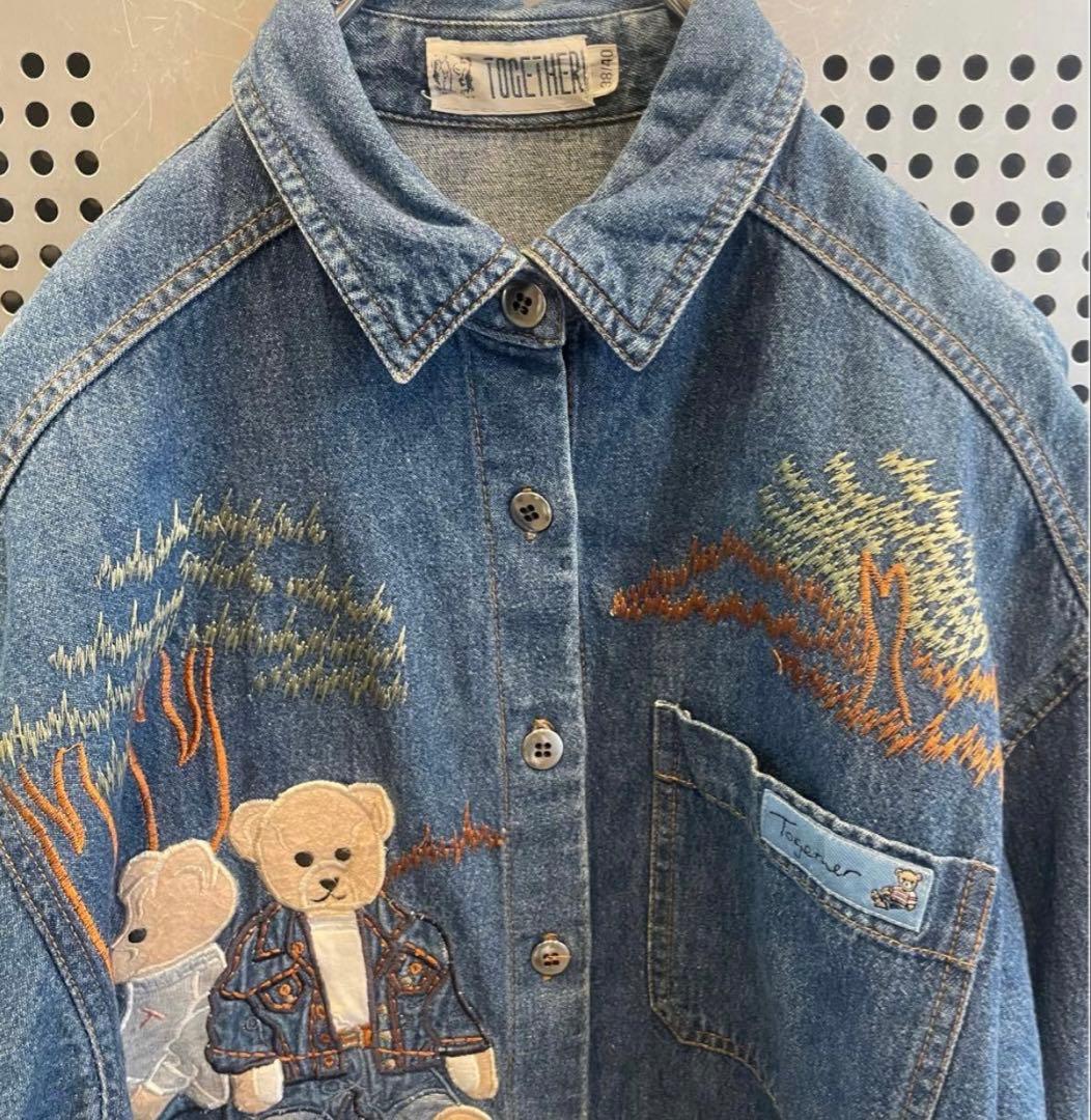古着　ヴィンテージ　vintage デニムシャツ　刺繍　ファンシー　くま　個性派