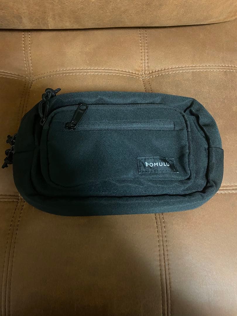 POMULU ポルム　ヒップシート　ブラック　新品未使用品