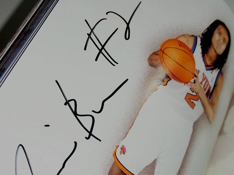 洋書 New York Knicks Yearbook 2004-05