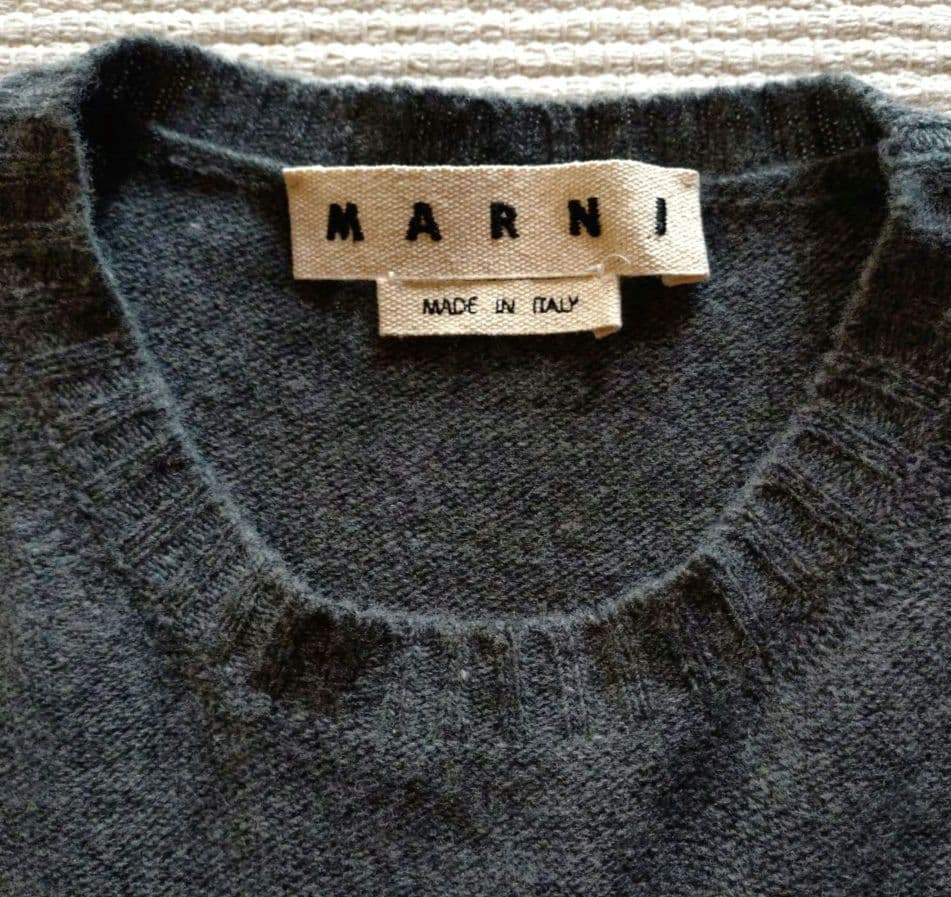 マルニのニットセーター