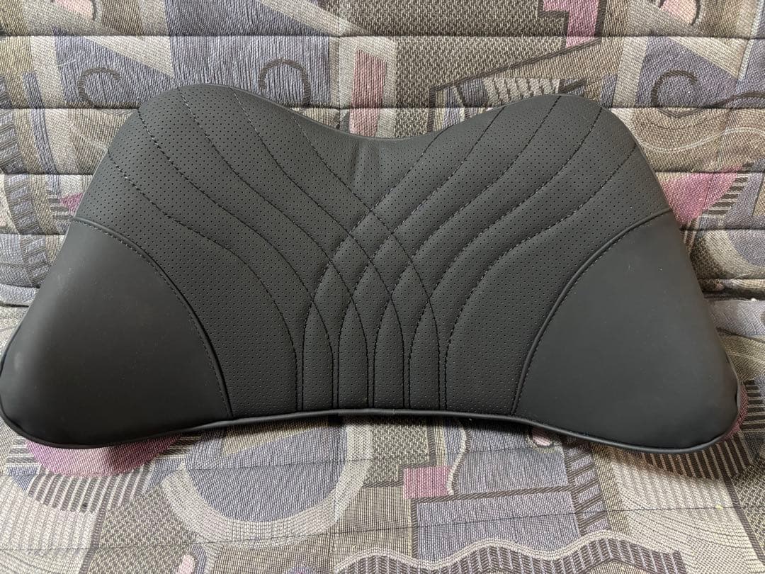 新品未使用　車用腰クッション　腰プレミアムミニ　ブラック