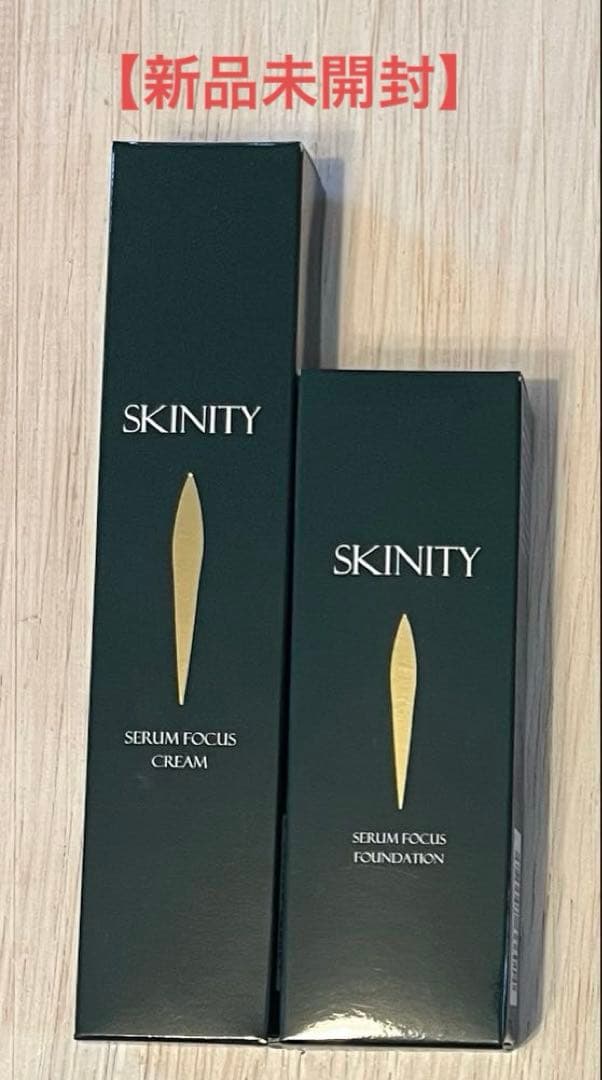 【新品】スキニティ　美白リキッドファンデーション　リンクルホワイトクリーム