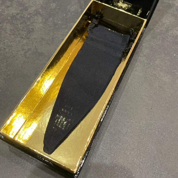 ルブタン　リップ　口紅　シルキーサテン　ビキニ　120