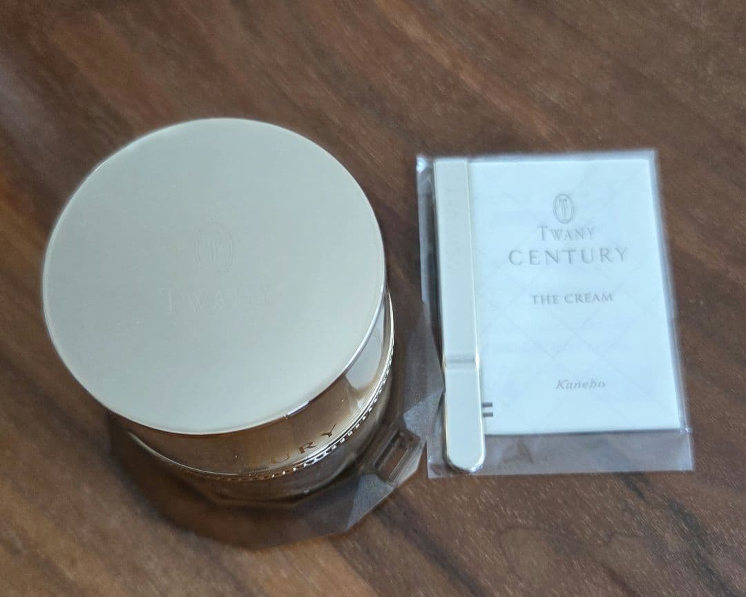 フェイスクリーム TWANY CENTURY THE CREAM 26g