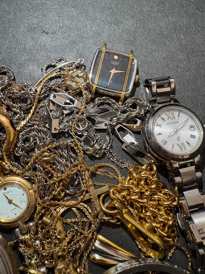 遺品　生前整理アクセサリー時計まとめ